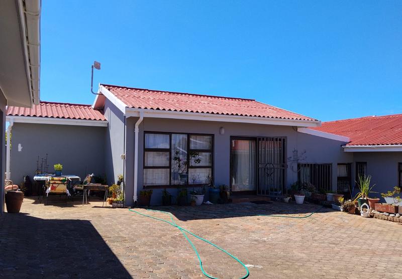 4 Bedroom Property for Sale in Dana Bay Western Cape